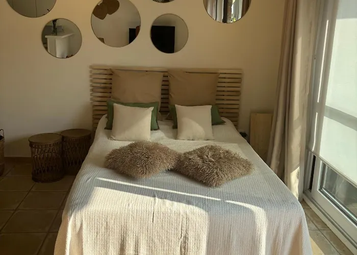Studio Amor Op Het Gelijkvloers Met Tuintje Nabij Strand