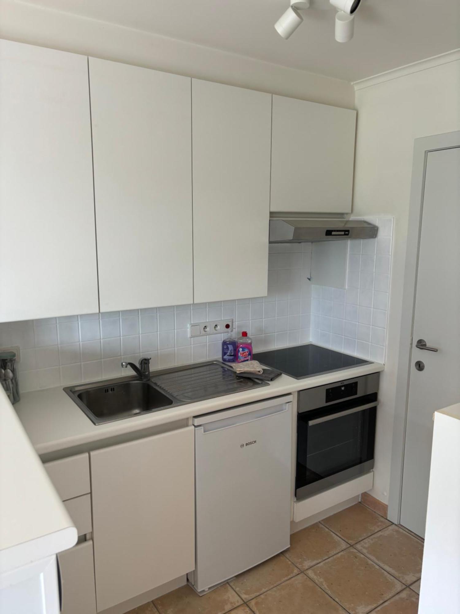 Op Het Gelijkvloers Met Tuintje Nabij Apartment *