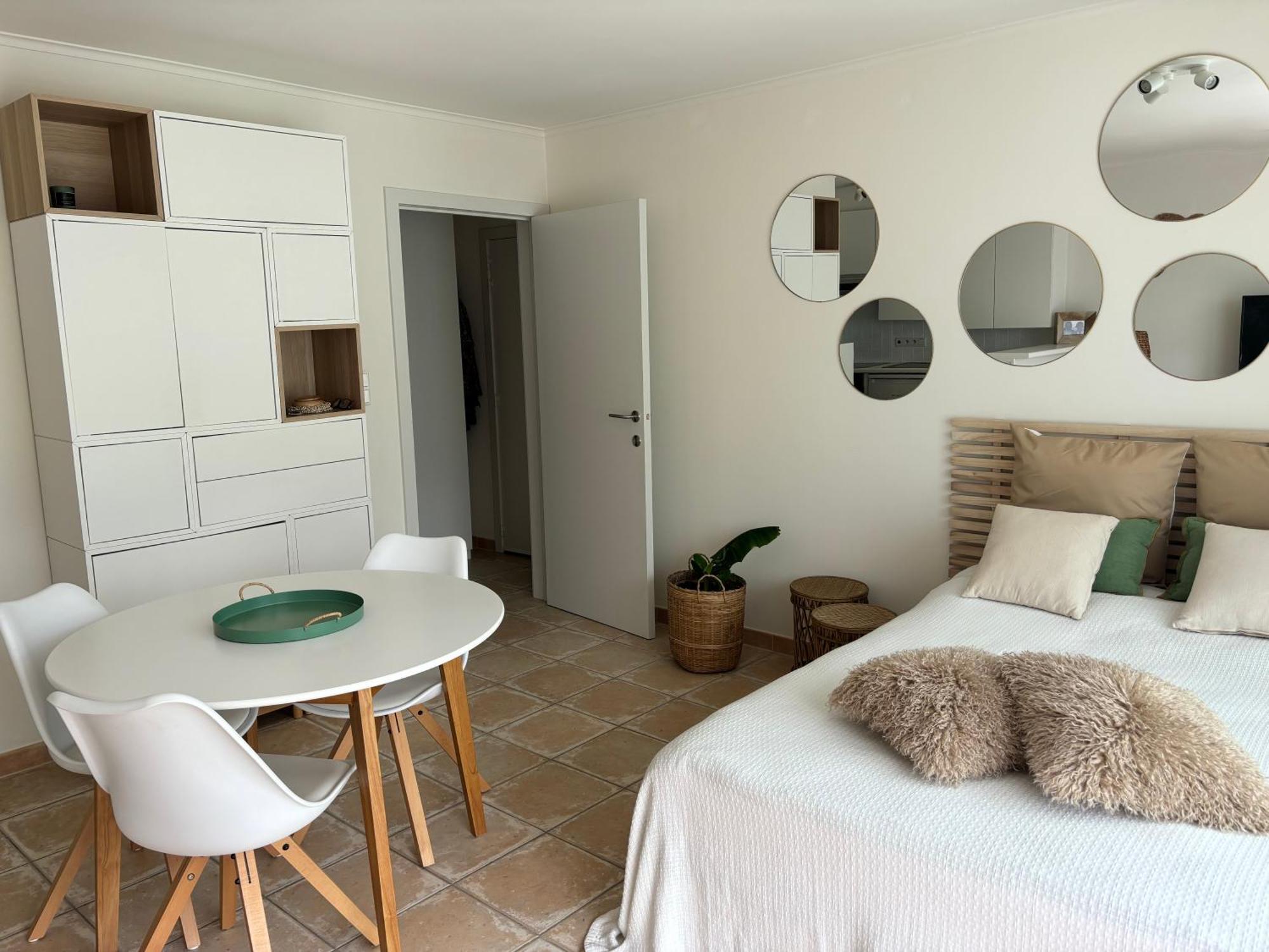 Op Het Gelijkvloers Met Tuintje Nabij Apartment De Haan